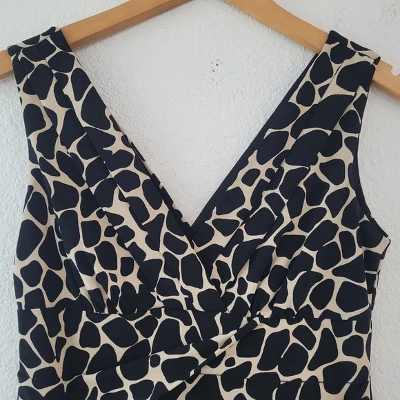 Enfocus Studio Black and Cream Sleeveless Bodycon Ruched Dress Size 4 EUC - Picture 2 of 8